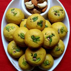 A picture of Besan Ke Laddoo.