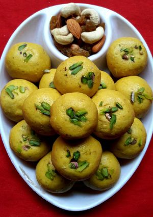 A picture of Besan Ke Laddoo.
