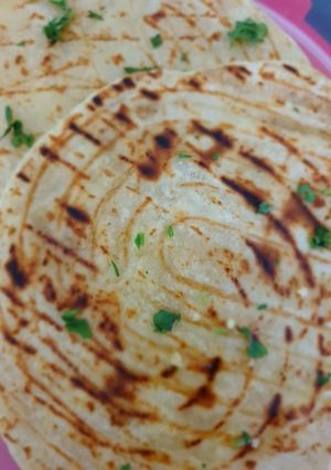 A picture of Garlic Naan.