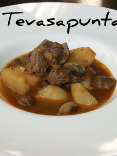 Una foto de Patatas con carne al toro