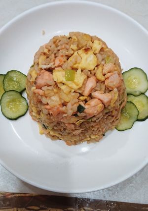 鮭魚鳳梨炒飯 的食譜成品照片