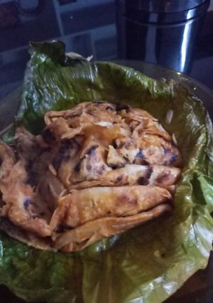 A picture of Kerala special kizhi poratta.