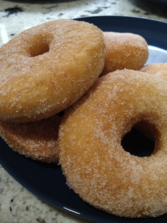 Una foto de Donuts esponjosos y sabrosos
