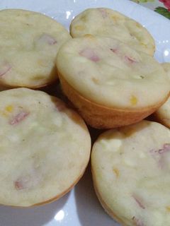 Una foto de Pancakemuffins salados de jamón, maíz y queso ricotta