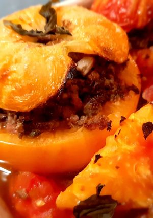 Une photo de Tomates farcies à la viande de pot-au-feu