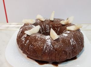 O poză a rețetei Guguluf cu pere și ciocolată.