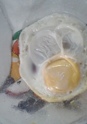 Una foto de Huevo frito al microondas