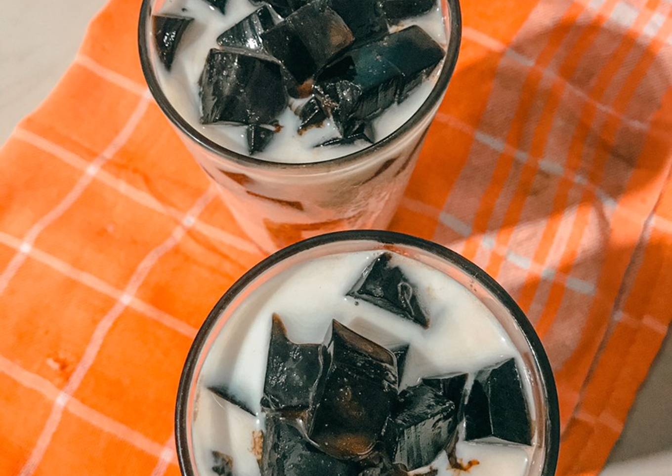 Es cincau gula merah