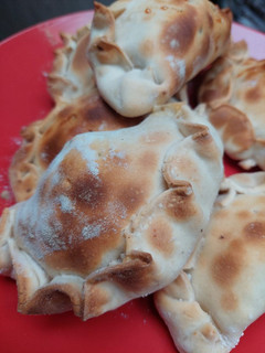 Una foto de Empanadas Mechada Queso 🥟