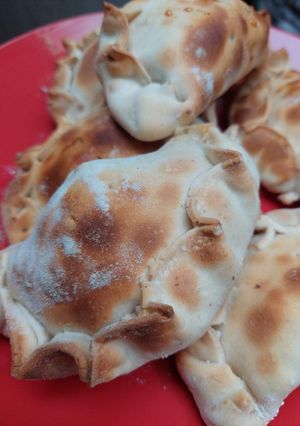 Una foto de Empanadas Mechada Queso 🥟