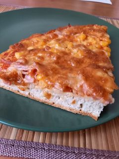 Pizza 🍕 sonkás kukoricás recept fotója