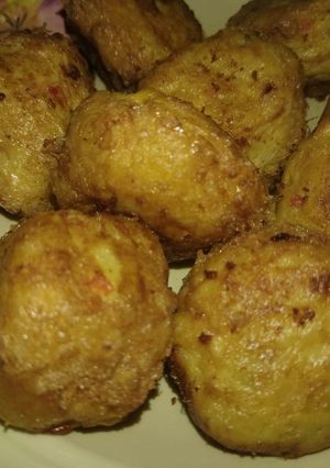 A picture of Potatos balls.