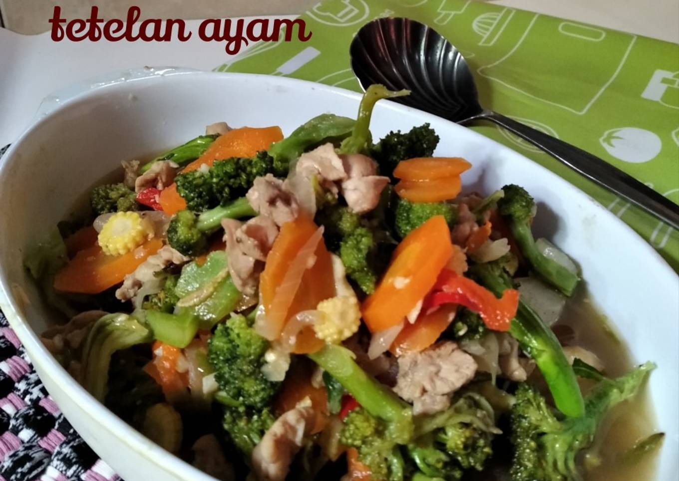 *Tumis Brokoli campur tetelan ayam*