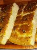 خبز السميد بدون عجن