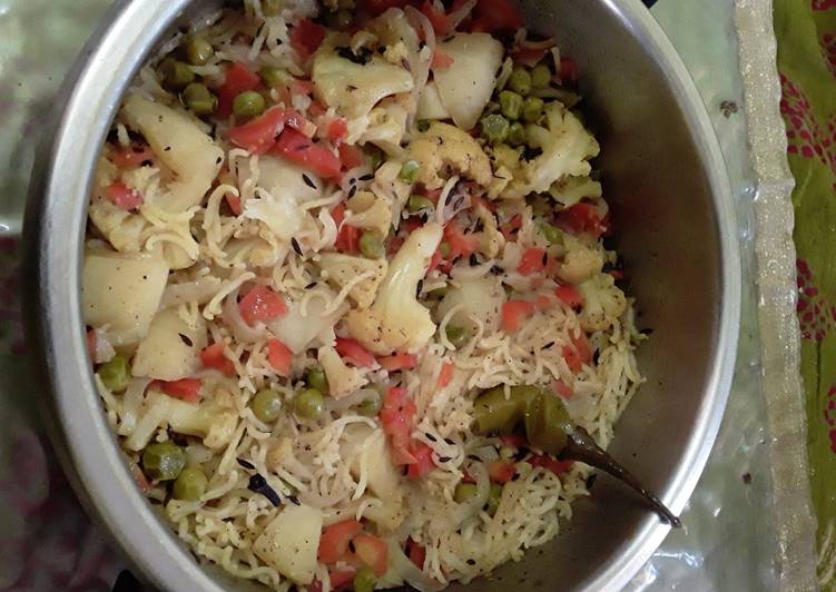 Simple Way to Make Homemade Seasonal Veggies pulao