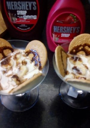 Una foto de Postre para las tardes,🍌🥛🍫🍘
