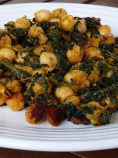 Una foto de Garbanzos con espinacas