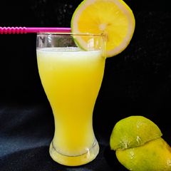 A picture of Fresh sweet lime juice.