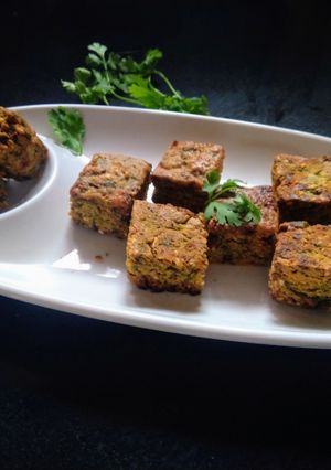 कोथिंबीर वडी (kothimbir vadi recipe in marathi) रेसिपी चे मुख्य फोटो 
