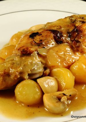 Una foto de Conejo guisado con patatas en tres cocciones (cocina con garrote)