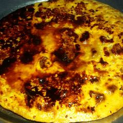 A picture of Gud bhara paratha.
