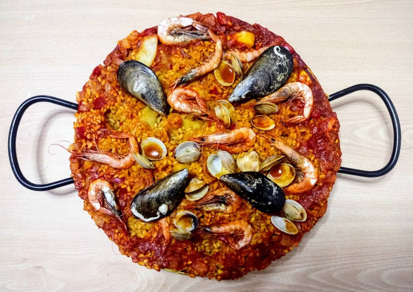 Paella de marisco con arroz integral (real food)