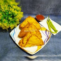 A picture of Bread Pakoda.