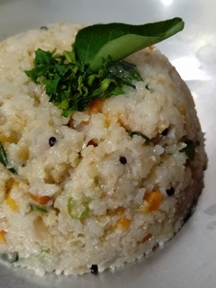 வெயிட் லாஸ் ரெசிபி - ஓட்ஸ் உப்மா(oats upma recipe in tamil) செய்முறை முக்கிய புகைப்படம்