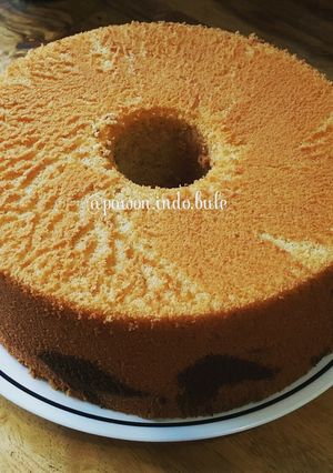 A picture of Pumpkin Marble Chiffon Cake.