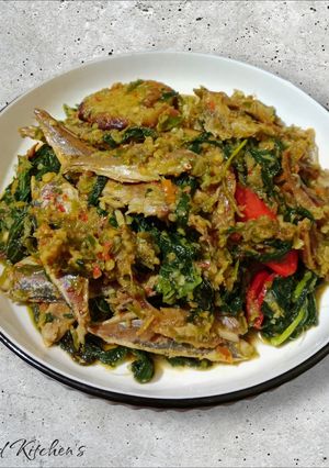 Foto resep Tumis Daun Singkong Ikan Asin Layang Rebus