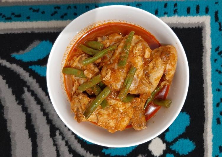 Langkah Mudah untuk Menyiapkan Ayam Seledri Resep Ibok @retnohening, Lezat
