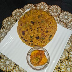 A picture of Lauki ke paratha.
