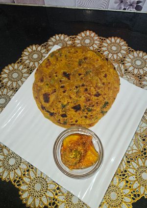 A picture of Lauki ke paratha.