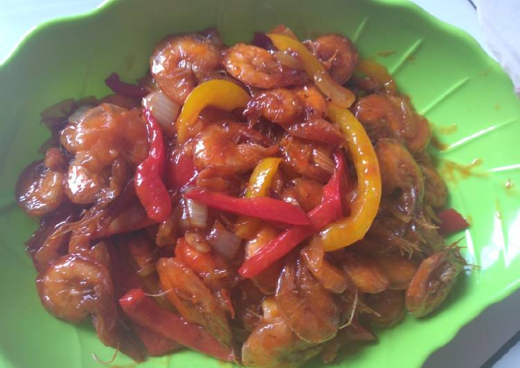 Cara Gampang Menyiapkan Udang asam manis pedas dan paprika yang Bikin Ngiler