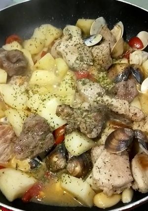 葡式香燉白酒蛤蜊豬肉 的食譜成品照片