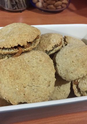 Una foto de Alfajor de avena y harina, con manjar