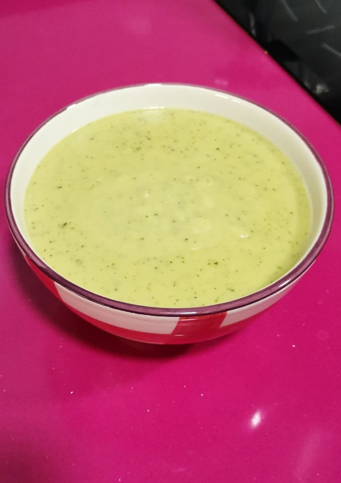 Una foto de Crema de calabacín ligera