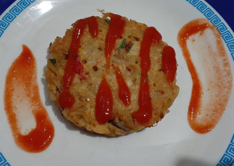 Bagaimana Menyiapkan Omlet mie telur mini Anti Gagal