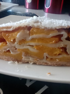 Una foto de Strudel de duraznos frescos