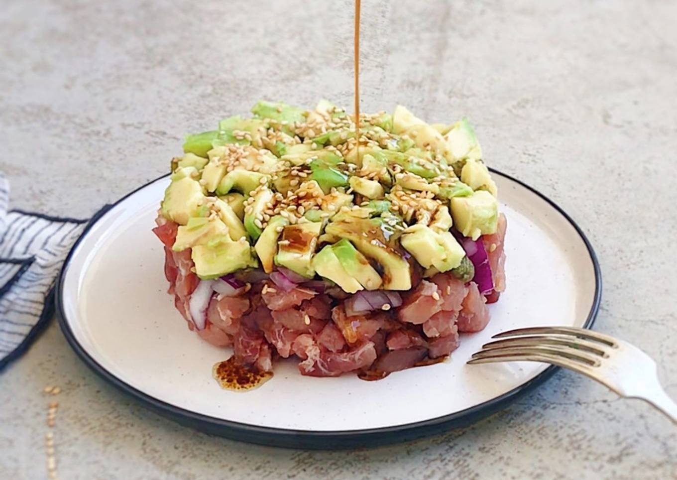 Tartar de atún rojo fresco y aguacate