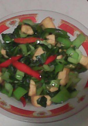 Foto resep Tumis pokcoy dan tahu sederhana