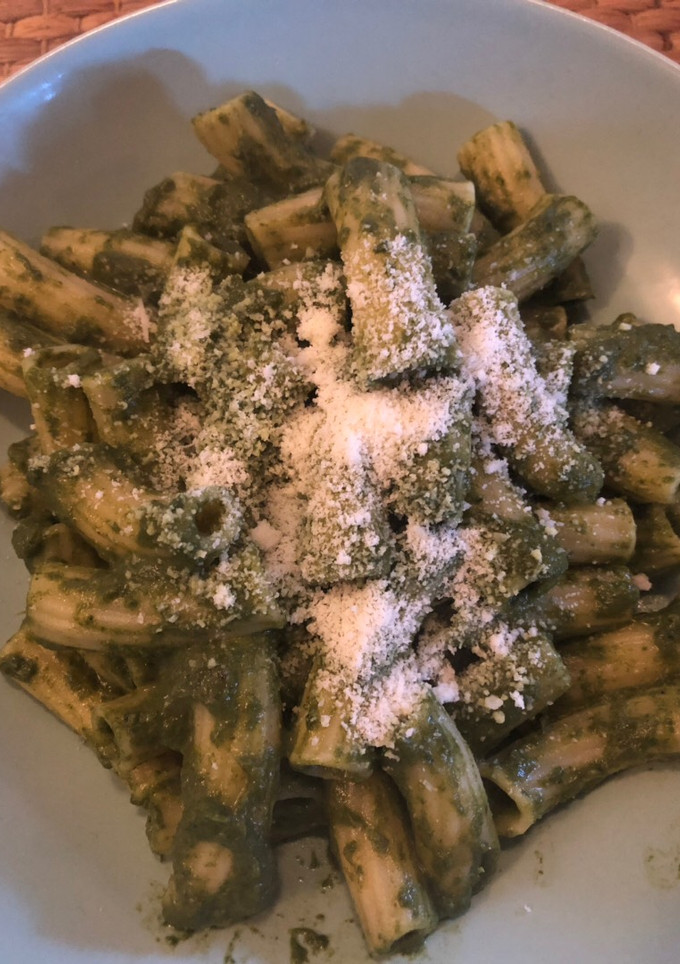 Una foto de Tortiglioni al pesto de espinacas