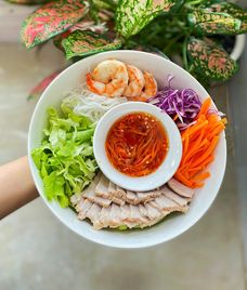 bún gạo lứt thịt heo