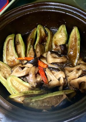 Hình của món Khổ qua kho nấm đông cô tươi.