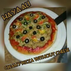 A picture of Creamy pizza without cheese.
