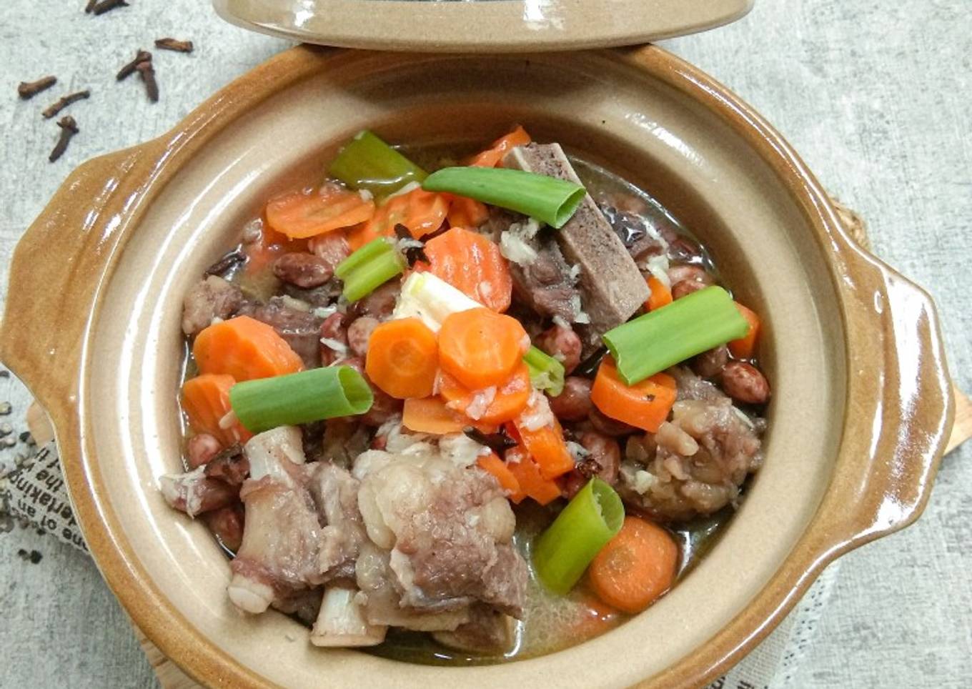 Sop iga sapi kacang merah