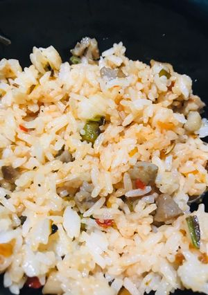 A picture of Omrice or fried rice.