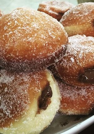A picture of Donuts fillled with Nutella (aka Bomboloni).