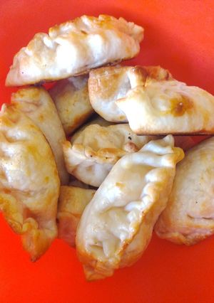 Una foto de Empanadas de pollo 🍗