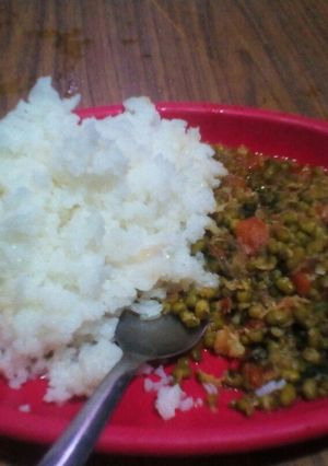 A picture of Rice and ndegu.